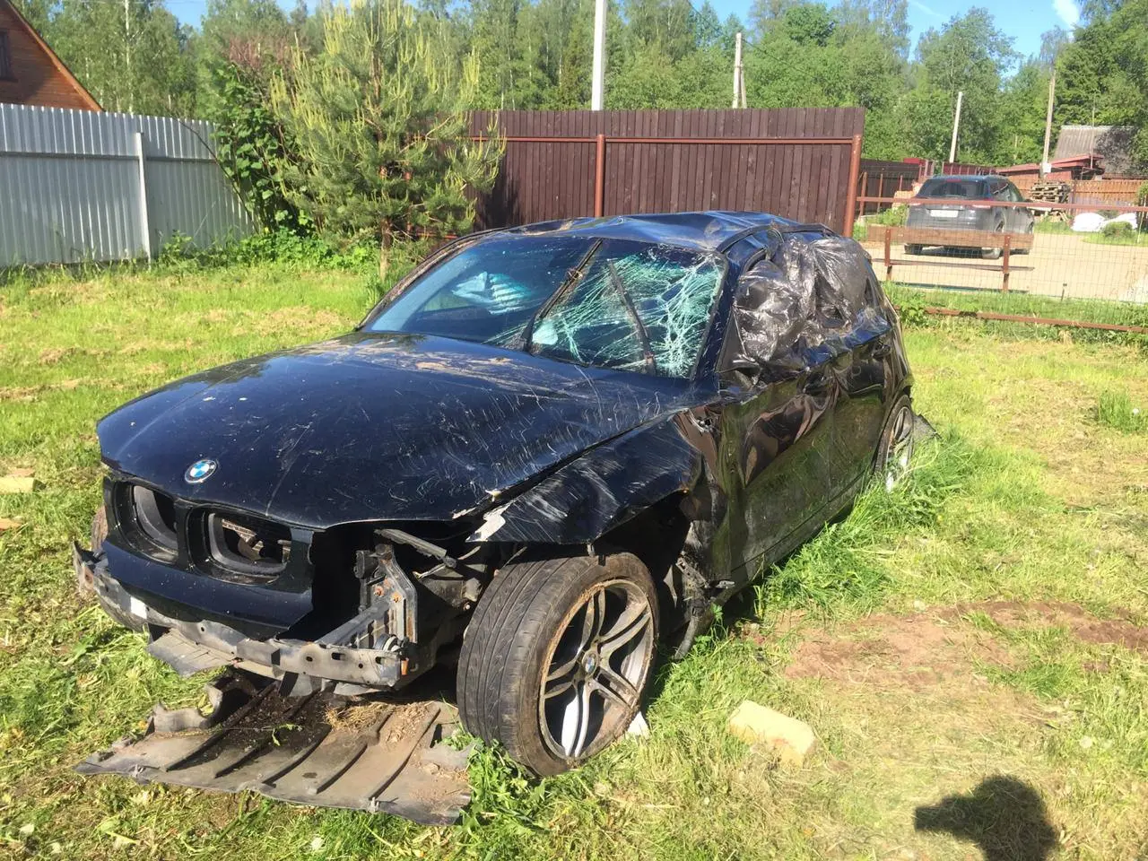 BMW 1 серии 2007 года после переворота в Приозерске